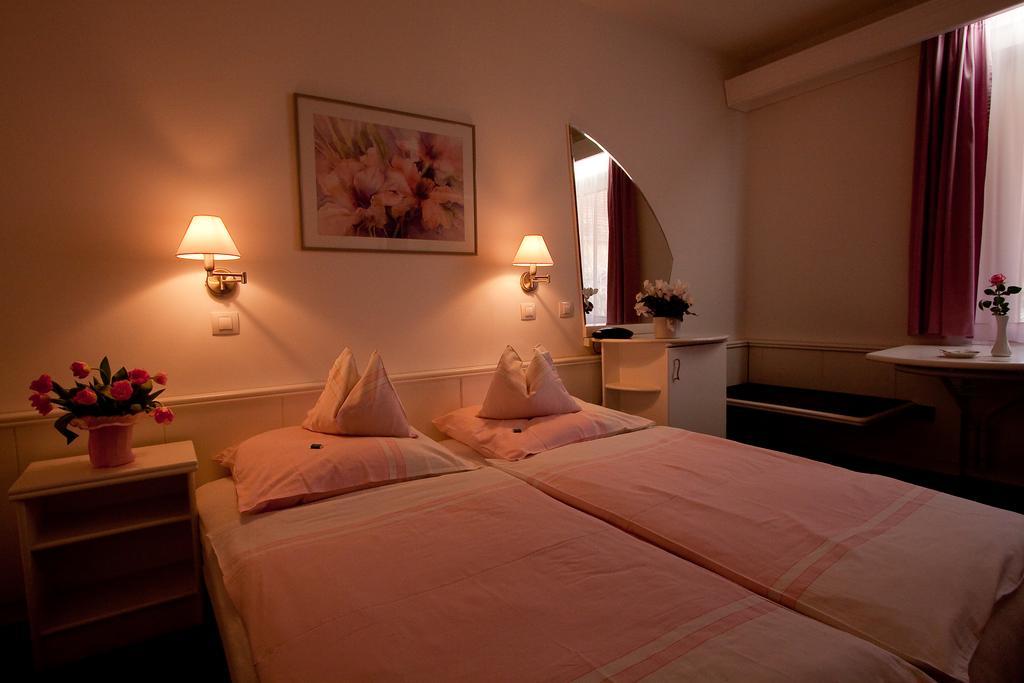 Hotel Fabian Panzio Kecskemét Pokój zdjęcie